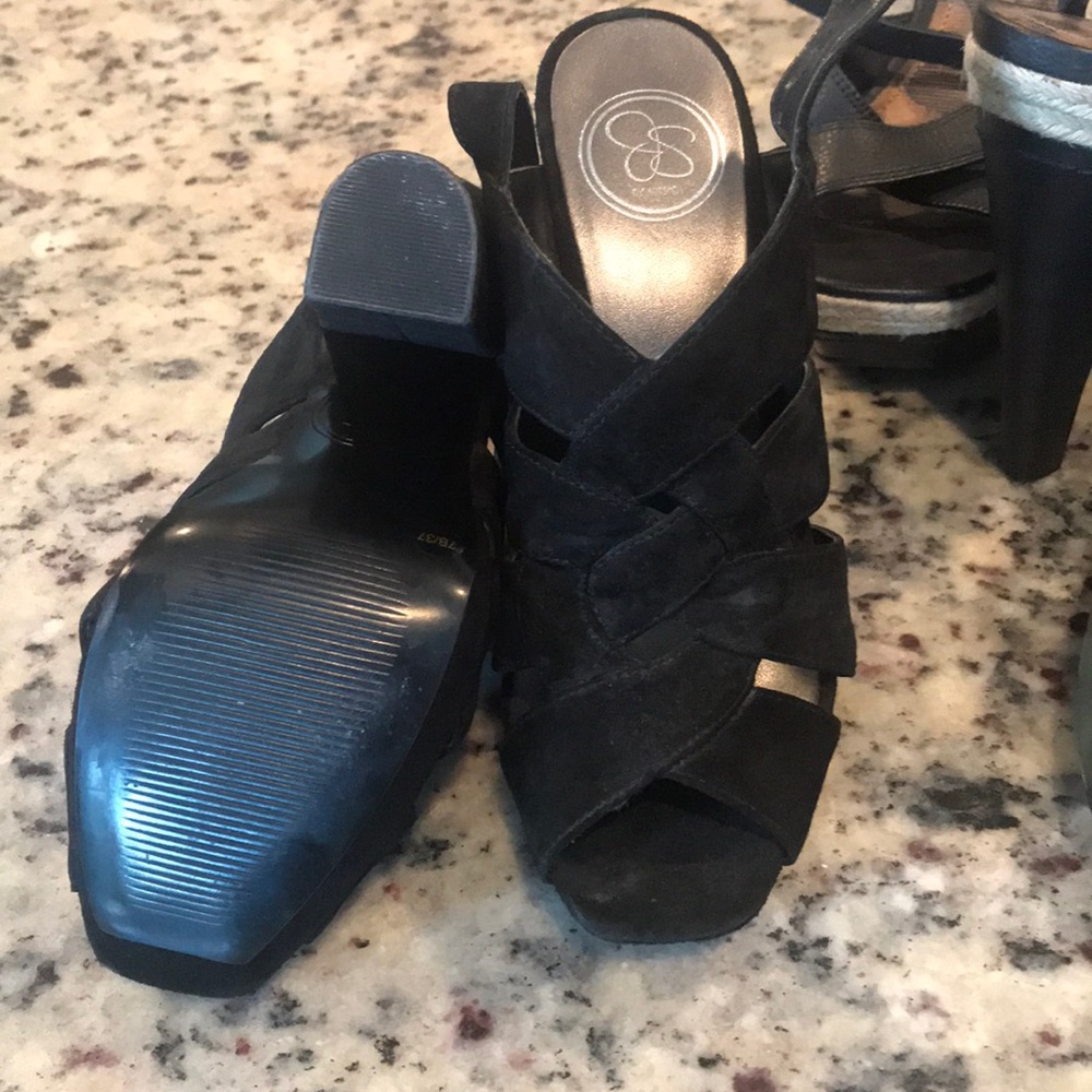 Jessica Simpson platform heel